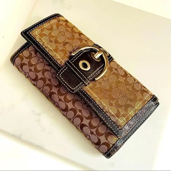 Coach Signature Large Envelope Wallet - Picture 10 of 11